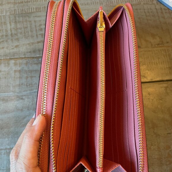 ✨ Pretty Pink Coach Wallet — Spacious & Stylish! ✨ - Picture 7 of 7